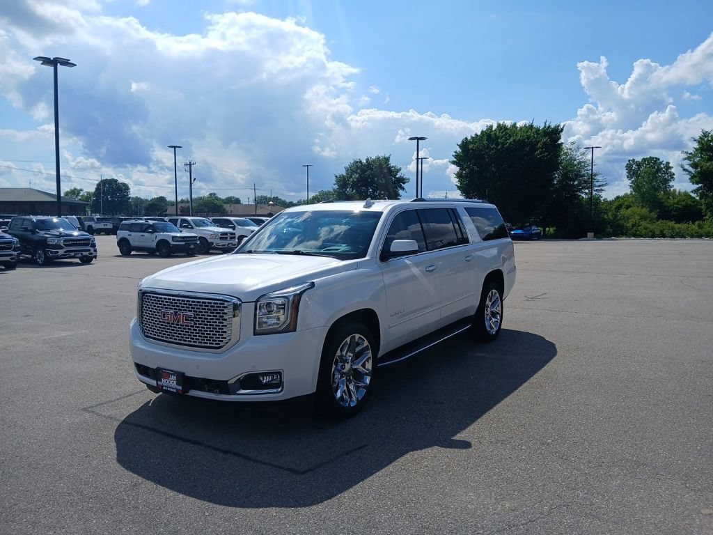 Used 2017 GMC Yukon XL Denali w/ Open Road Package AWD/4WD image 4