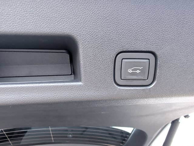 Used 2024 Chevrolet Traverse LT w/ LPO, Floor Liner Package AWD/4WD image 31