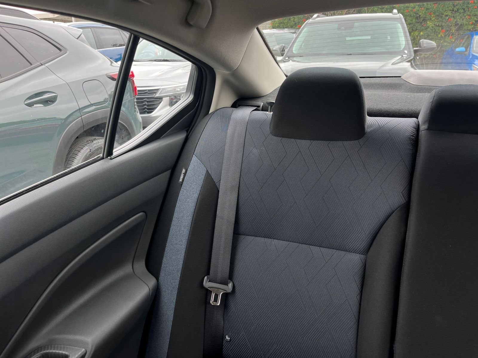 Used 2025 Nissan Versa SV FWD image 39