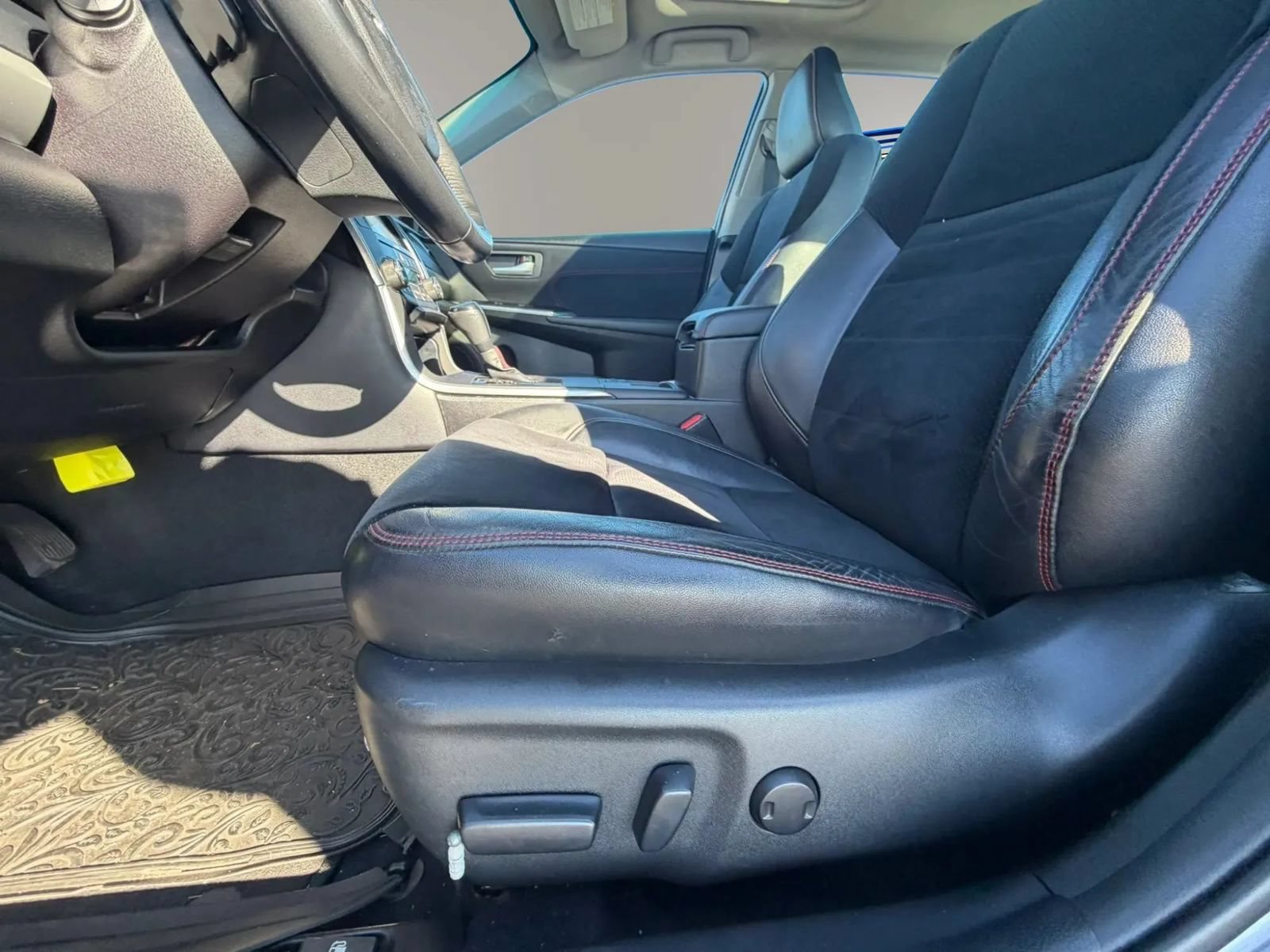 Used 2016 Toyota Camry XSE w/ Moonroof Package FWD image 11