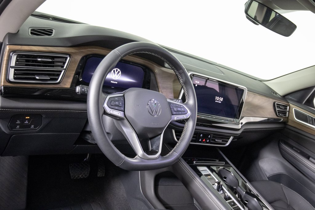 Used 2025 Volkswagen Atlas SE image 15