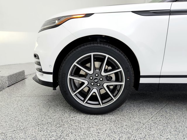 Certified 2026 Land Rover Range Rover Velar Dynamic SE AWD/4WD image 17
