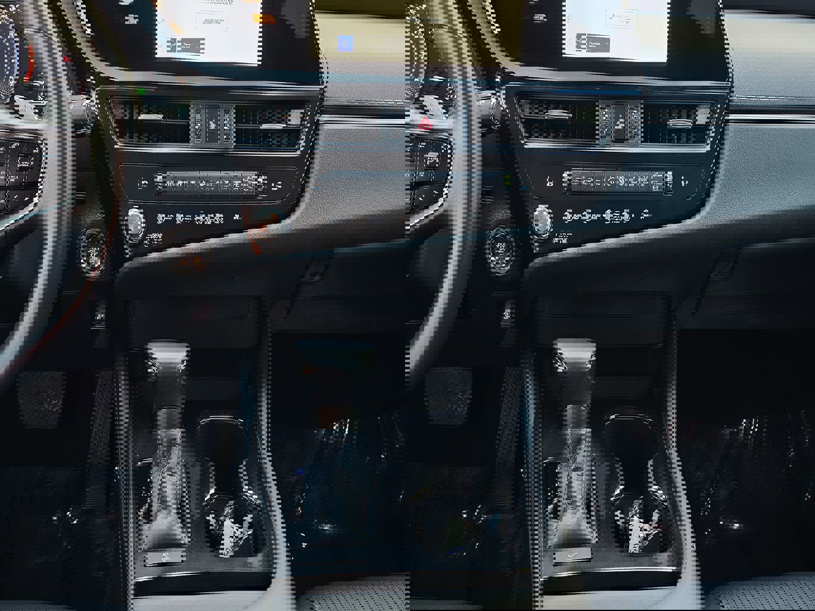 Used 2025 Lexus ES 350 w/ Accessory Package (Z2) FWD image 24