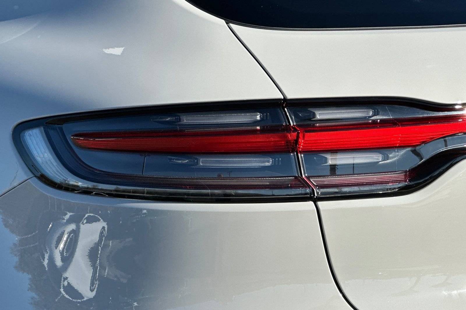 New 2026 Porsche Macan Turbo image 38