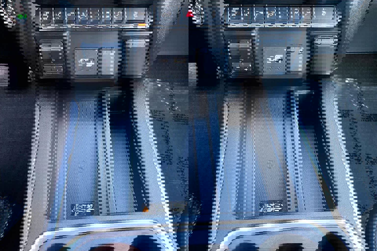 Used 2020 Chevrolet Silverado 3500 LTZ w/ LTZ Premium Package image 33