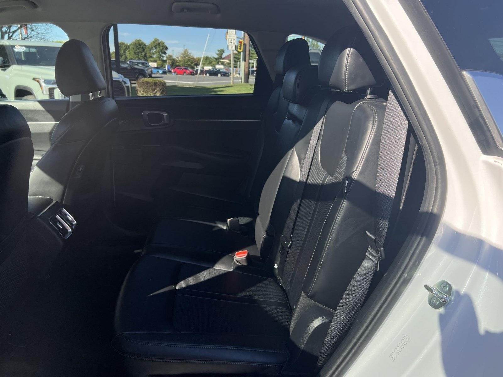 Used 2025 Kia Sorento S FWD image 24