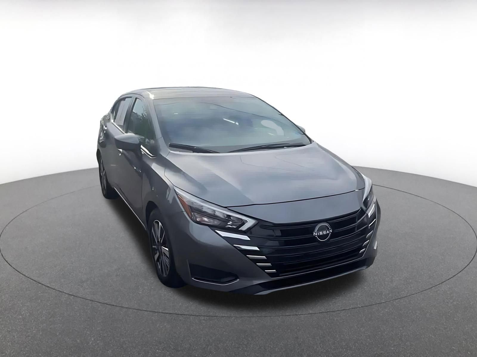 Used 2025 Nissan Versa SV FWD image 3