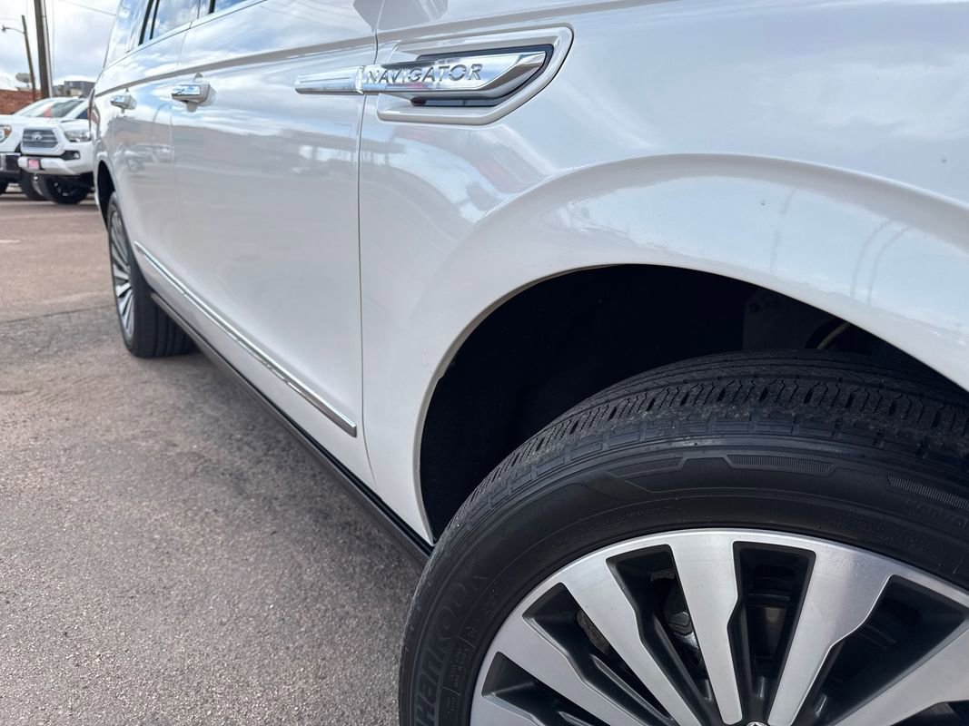 Used 2019 Lincoln Navigator L Reserve w/ Cargo Package AWD/4WD image 59