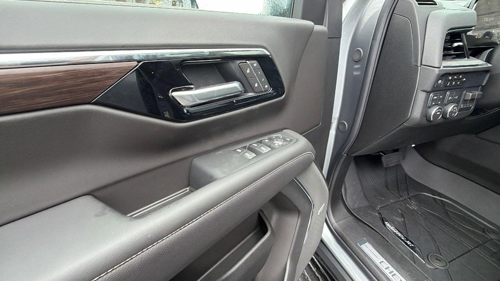 New 2026 Chevrolet Tahoe Premier w/ Sun And Tow Package AWD/4WD image 12