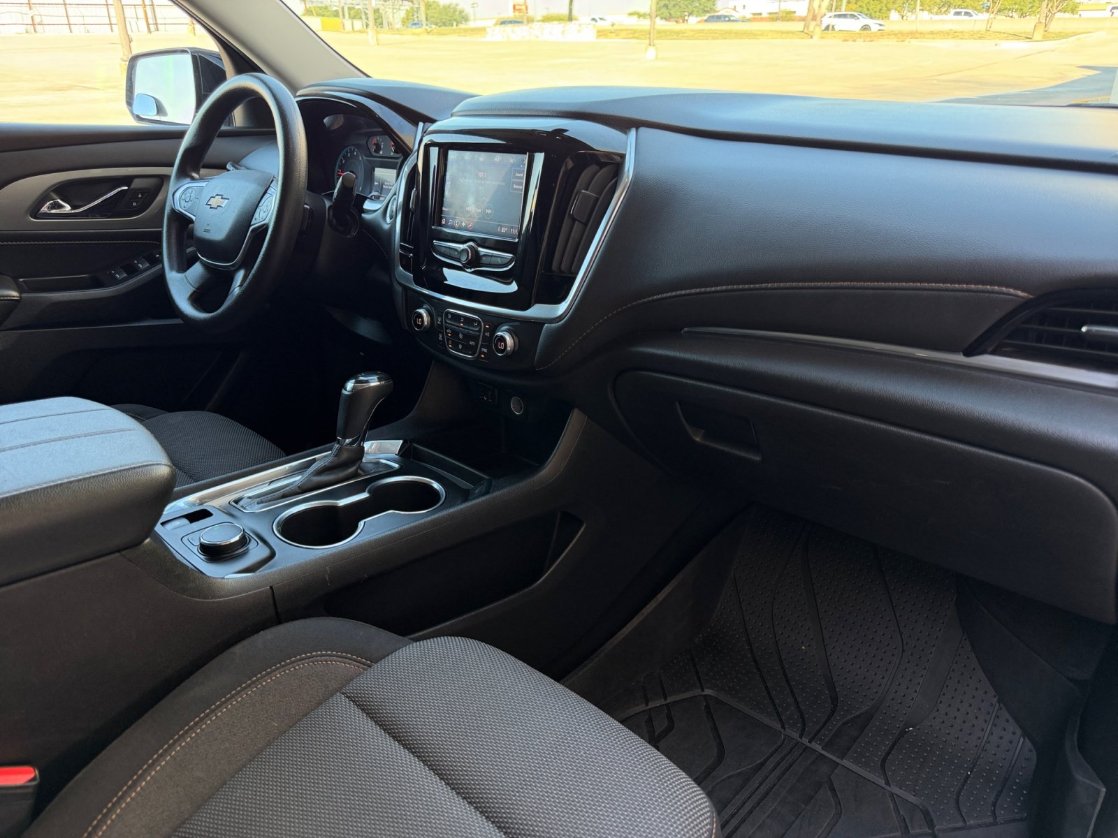 Used 2020 Chevrolet Traverse LS w/ LPO, Blackout Package FWD image 18