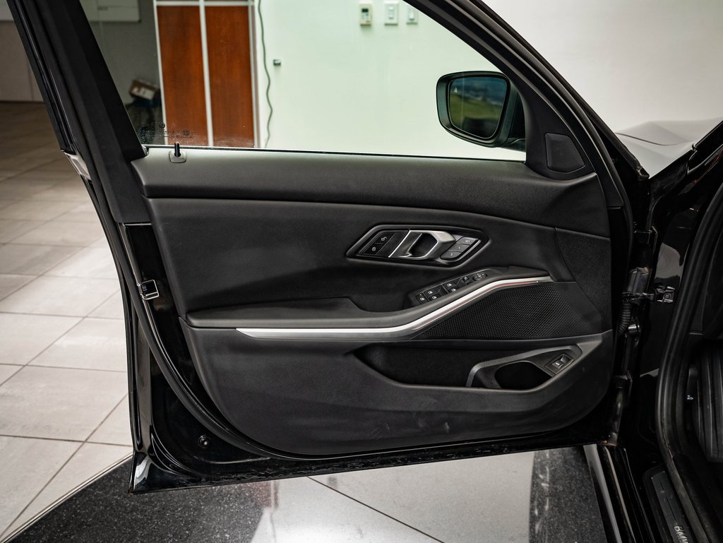 Used 2025 BMW 330i xDrive Sedan image 24