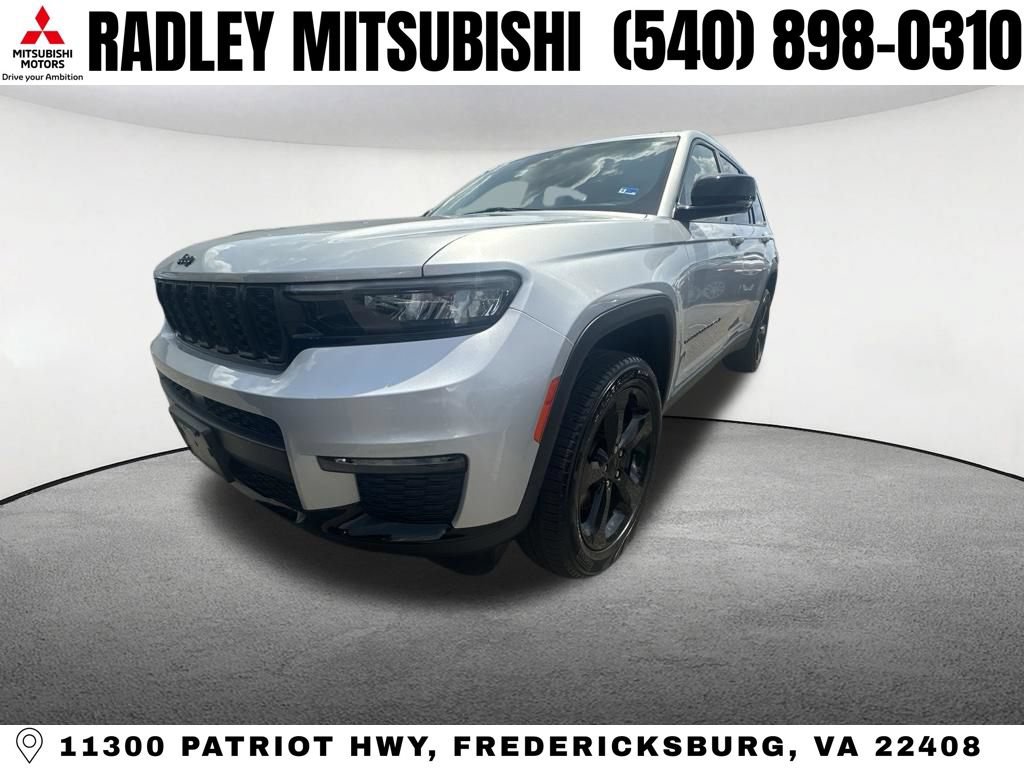 Used 2023 Jeep Grand Cherokee L Limited w/ Black Appearance Package AWD/4WD image 1