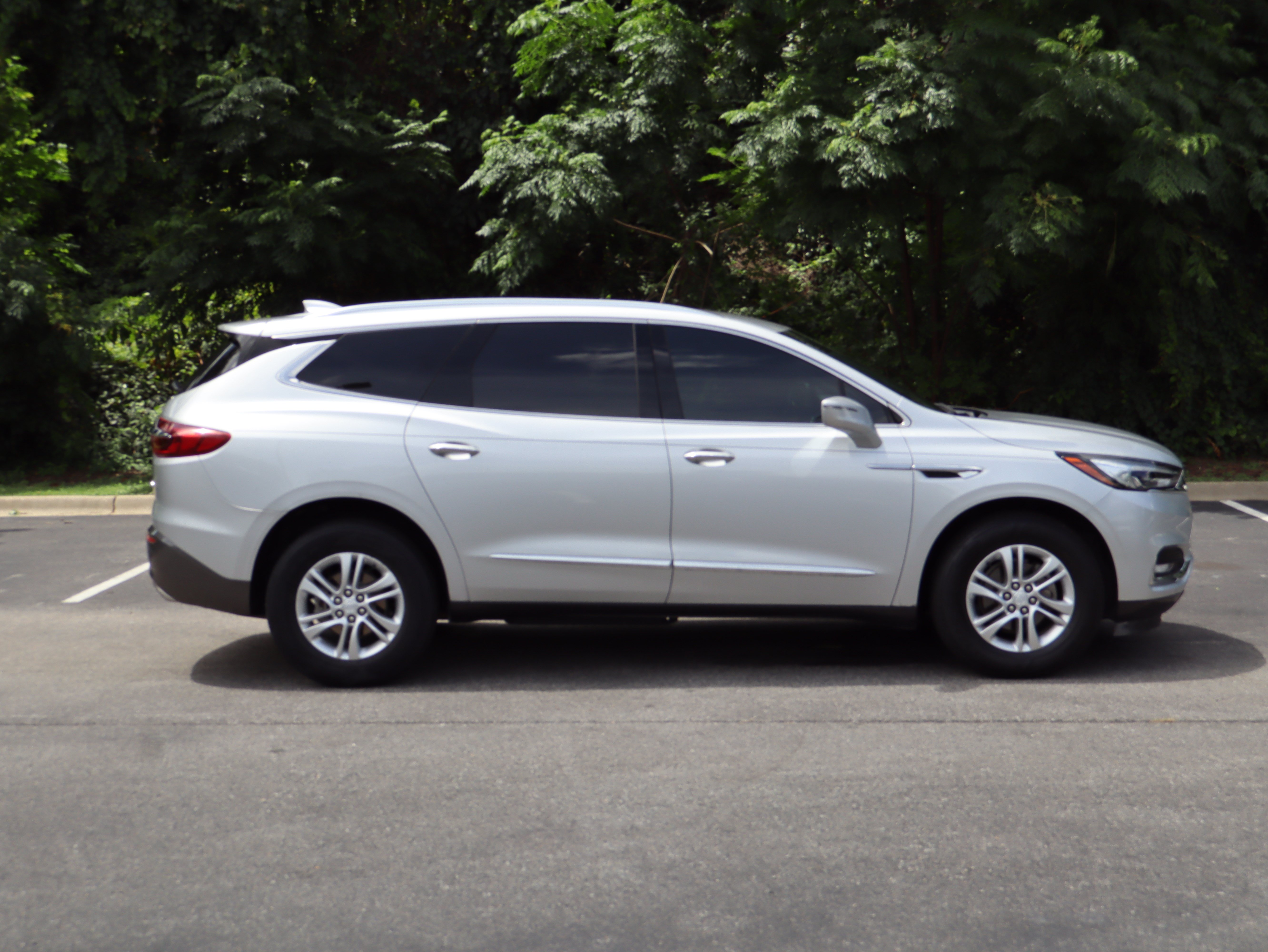 Used 2019 Buick Enclave Essence FWD image 10