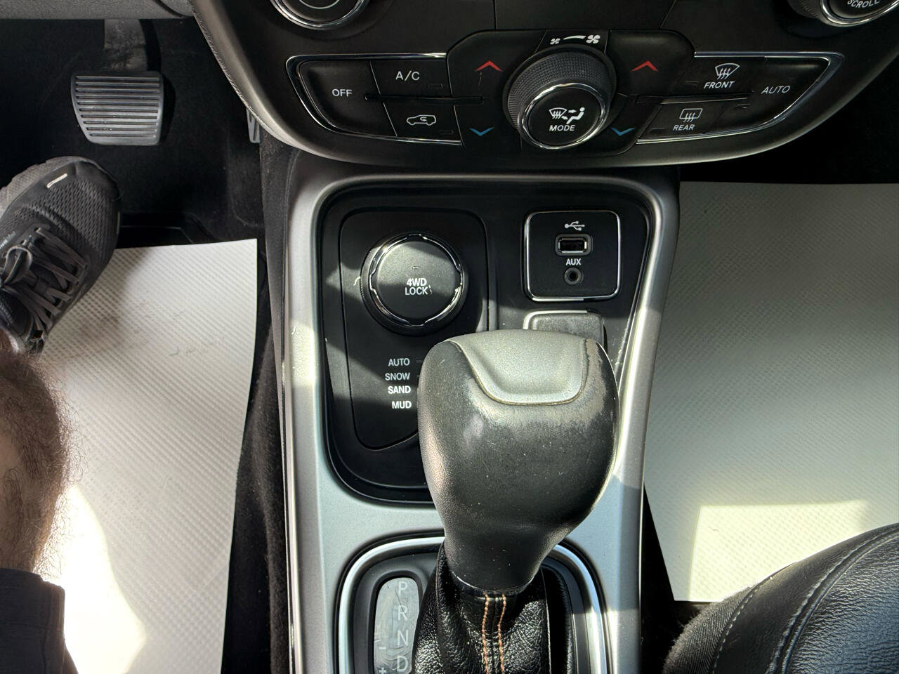 Used 2017 Jeep Compass Latitude w/ Popular Equipment Group image 32