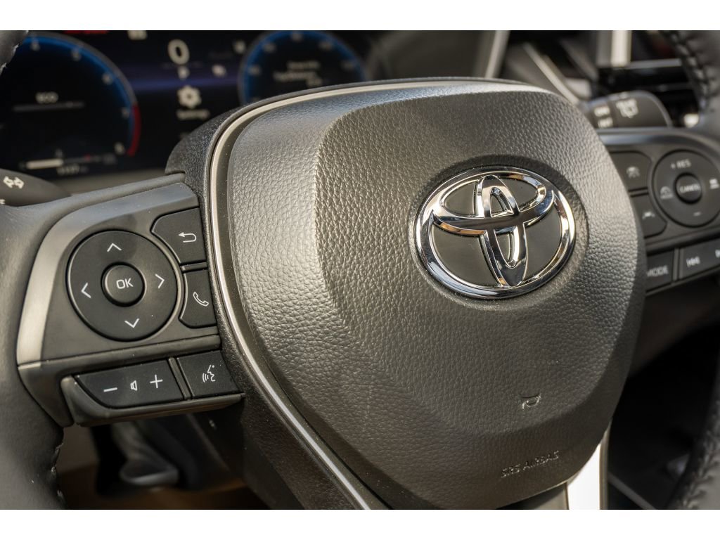 Certified 2026 Toyota Corolla Cross XLE w/ Convenience Package image 31