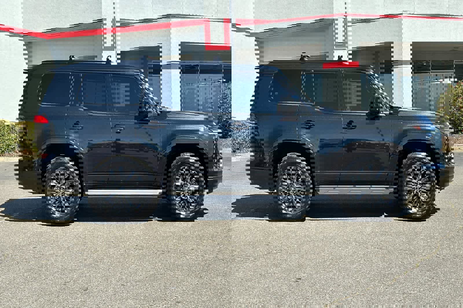 Used 2024 Lexus GX 550 w/ Accessory Package (Z1) image 6