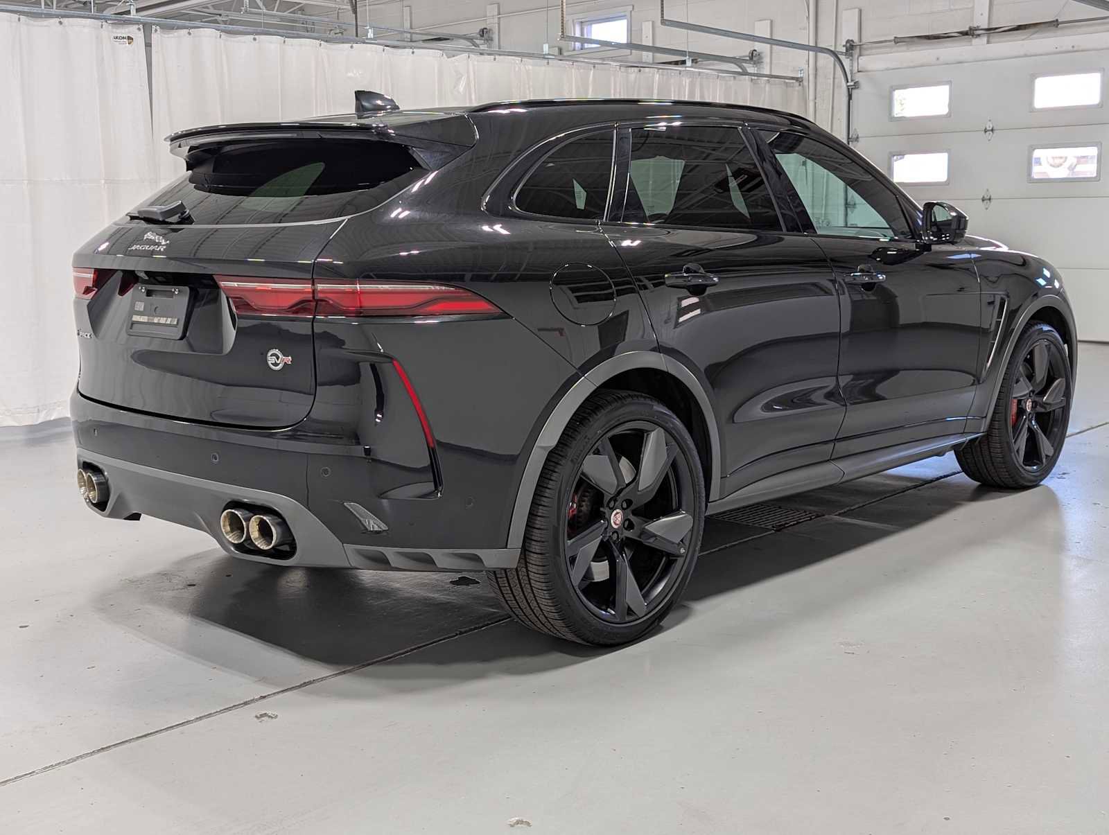 Used 2021 Jaguar F-PACE SVR image 7