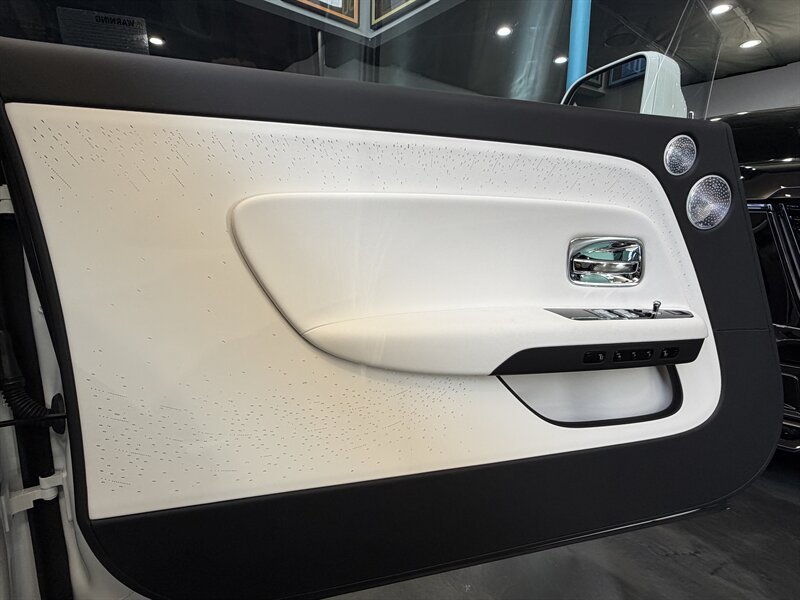 Used 2025 Rolls-Royce Spectre w/ Spectre Launch Package AWD/4WD image 11