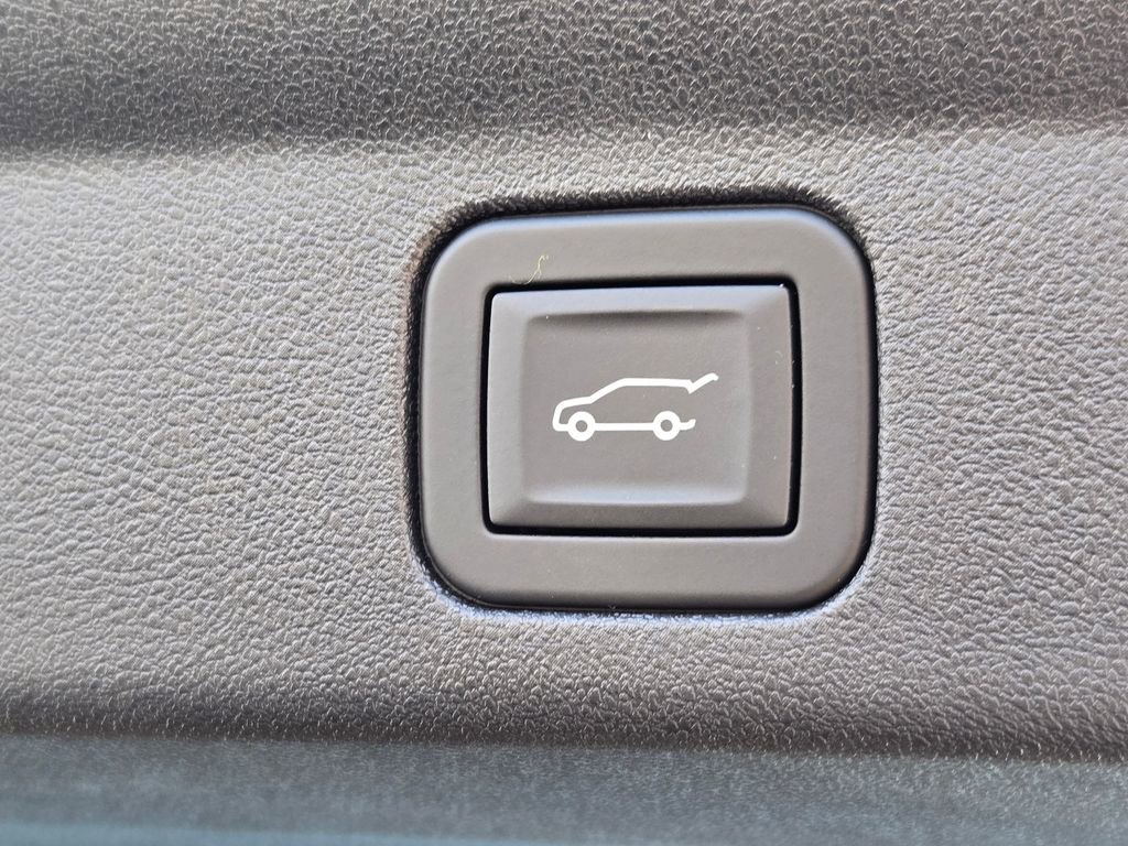 New 2025 Cadillac Escalade IQ Luxury 2 w/ LPO, Etrunk Organizer Package image 11