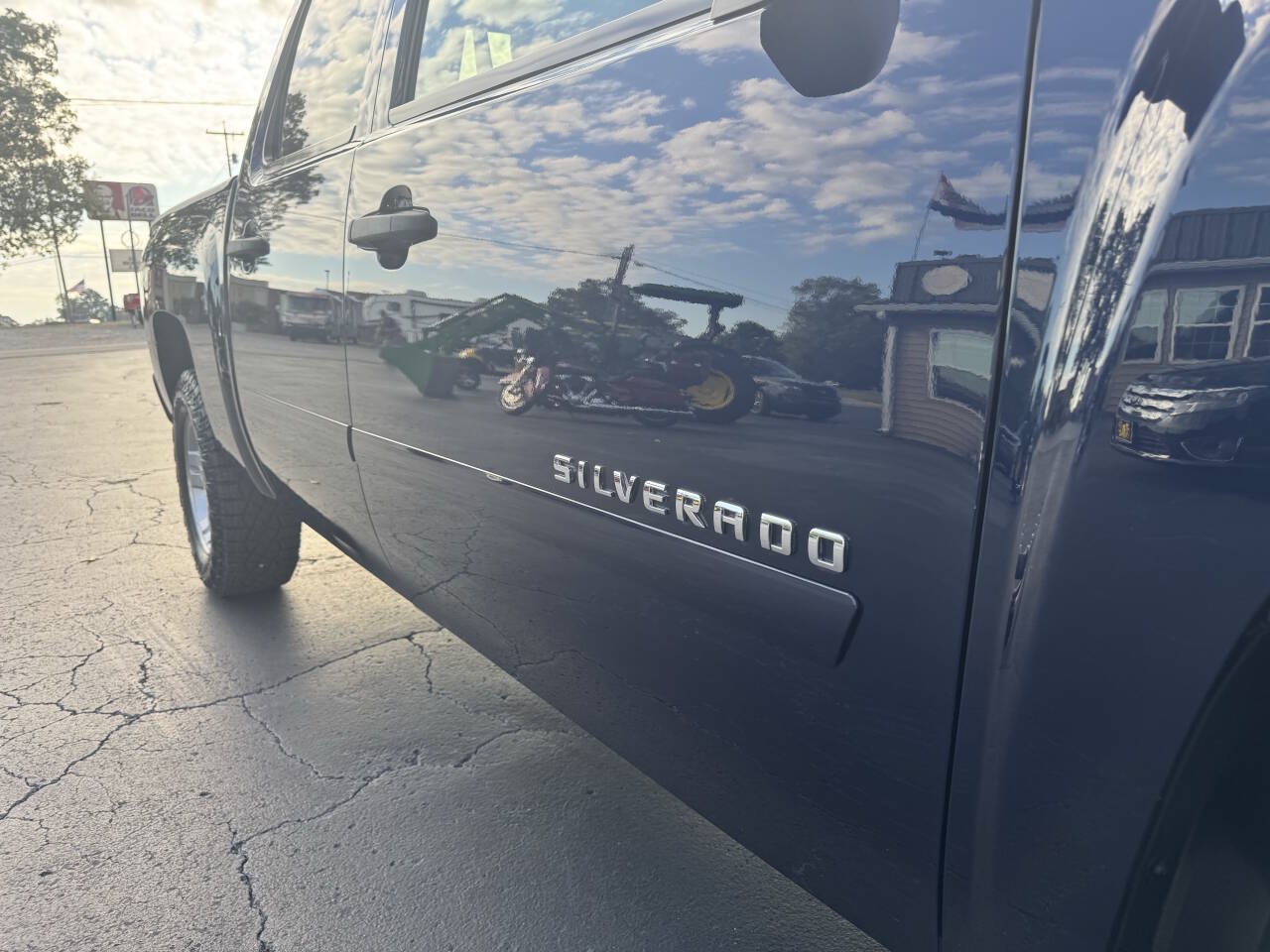 Used 2010 Chevrolet Silverado 1500 LT w/ Power Pack Plus AWD/4WD image 10