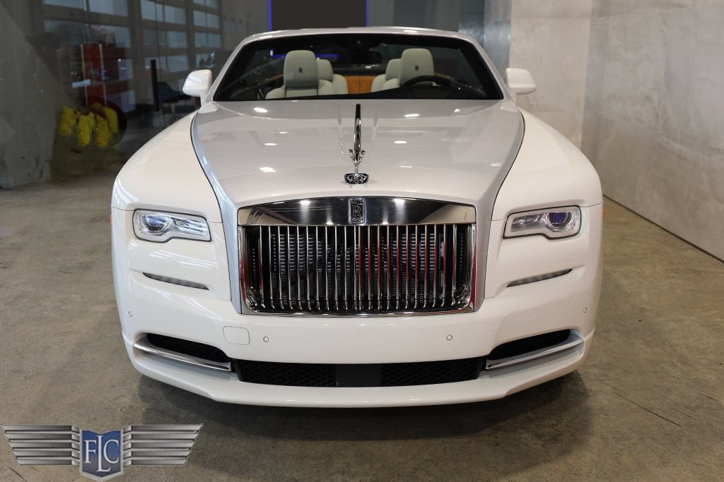 Used 2017 Rolls-Royce Dawn RWD image 7