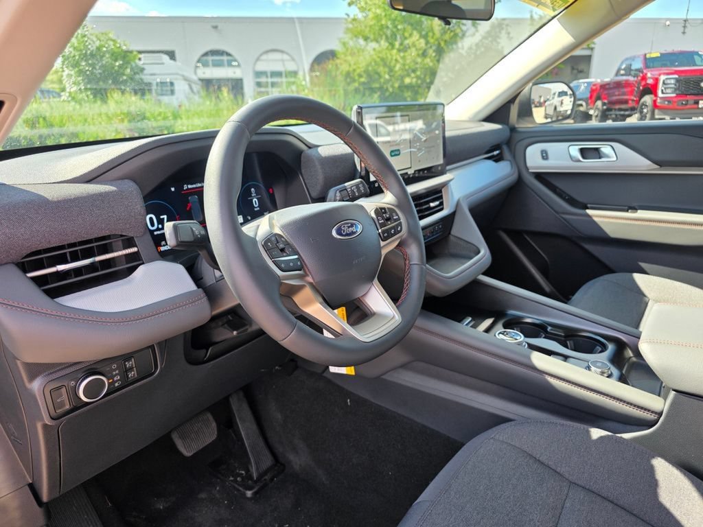 New 2025 Ford Explorer Active AWD/4WD image 15