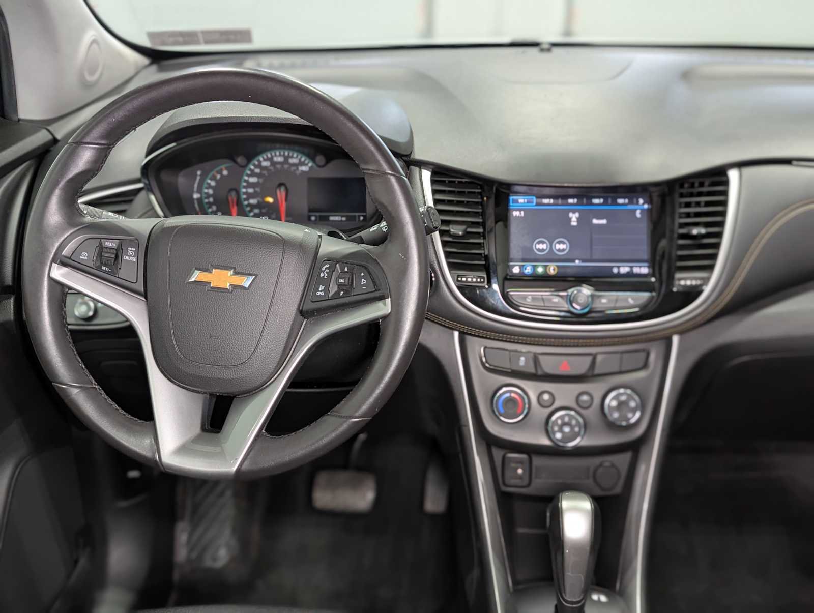 Used 2018 Chevrolet Trax LT w/ LT Convenience Package AWD/4WD image 5