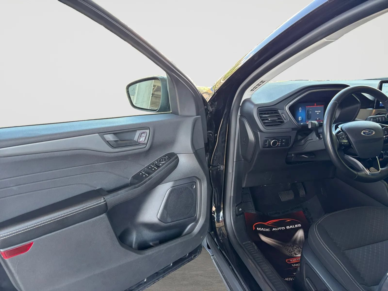 Used 2023 Ford Escape Active AWD/4WD image 11