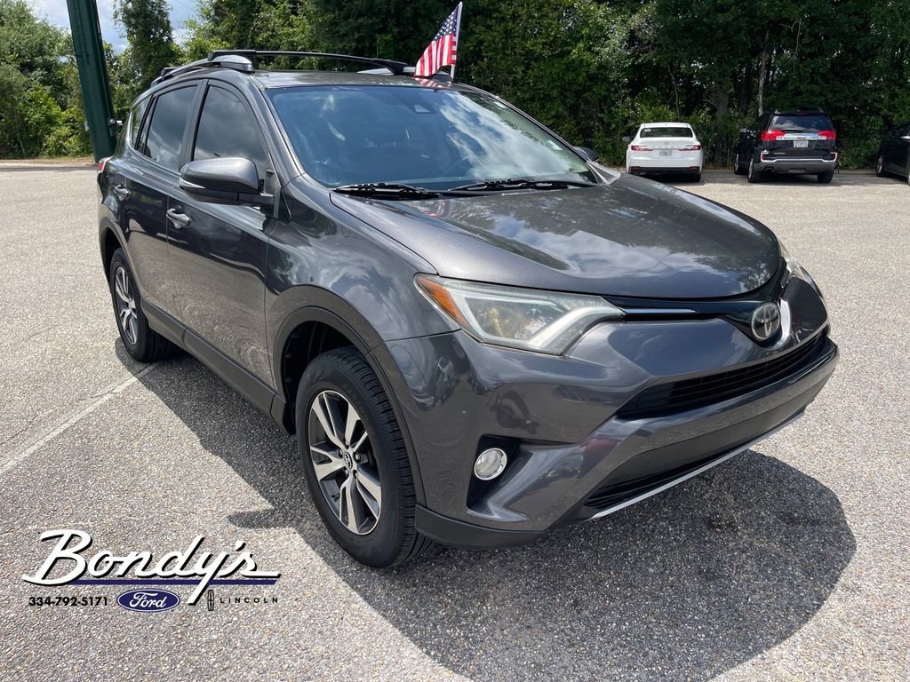 Used 2018 Toyota RAV4 XLE FWD image 3