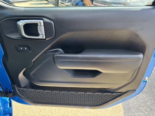 Used 2025 Jeep Wrangler Sport image 13