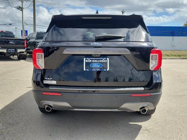 Certified 2021 Ford Explorer XLT w/ Equipment Group 202A image 5
