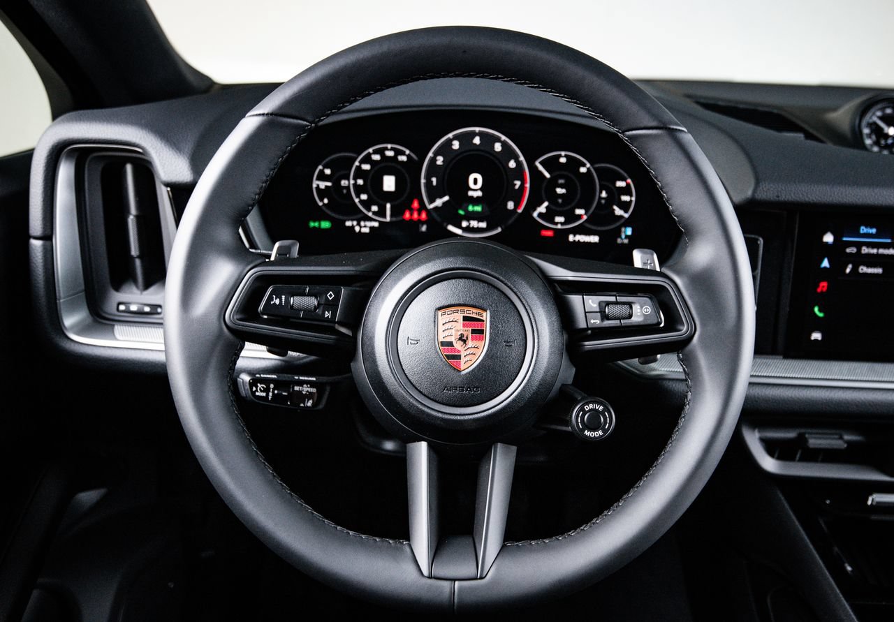 New 2026 Porsche Cayenne E-Hybrid Coupe AWD/4WD image 26