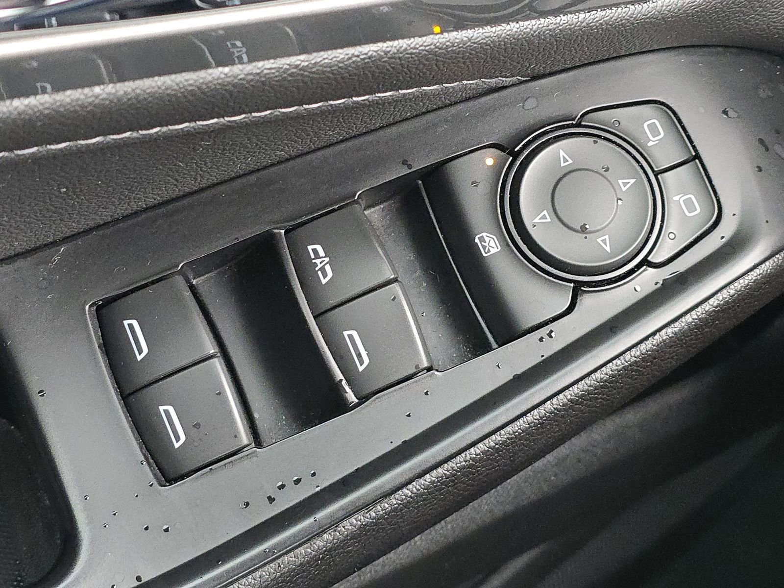 Used 2023 Chevrolet Traverse LT image 17