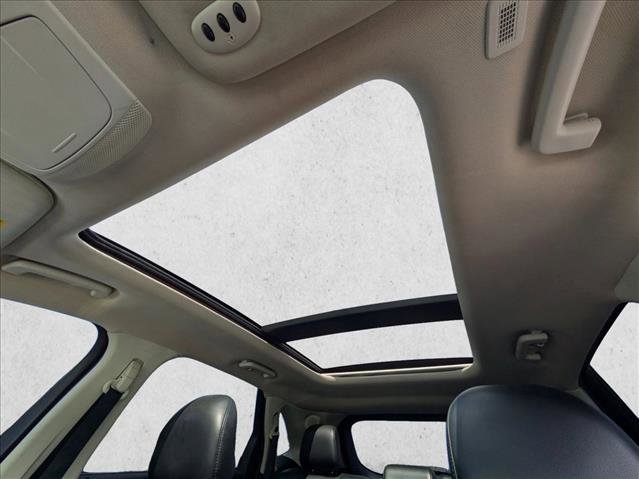 Used 2019 Ford Edge Titanium w/ Equipment Group 301A FWD image 15