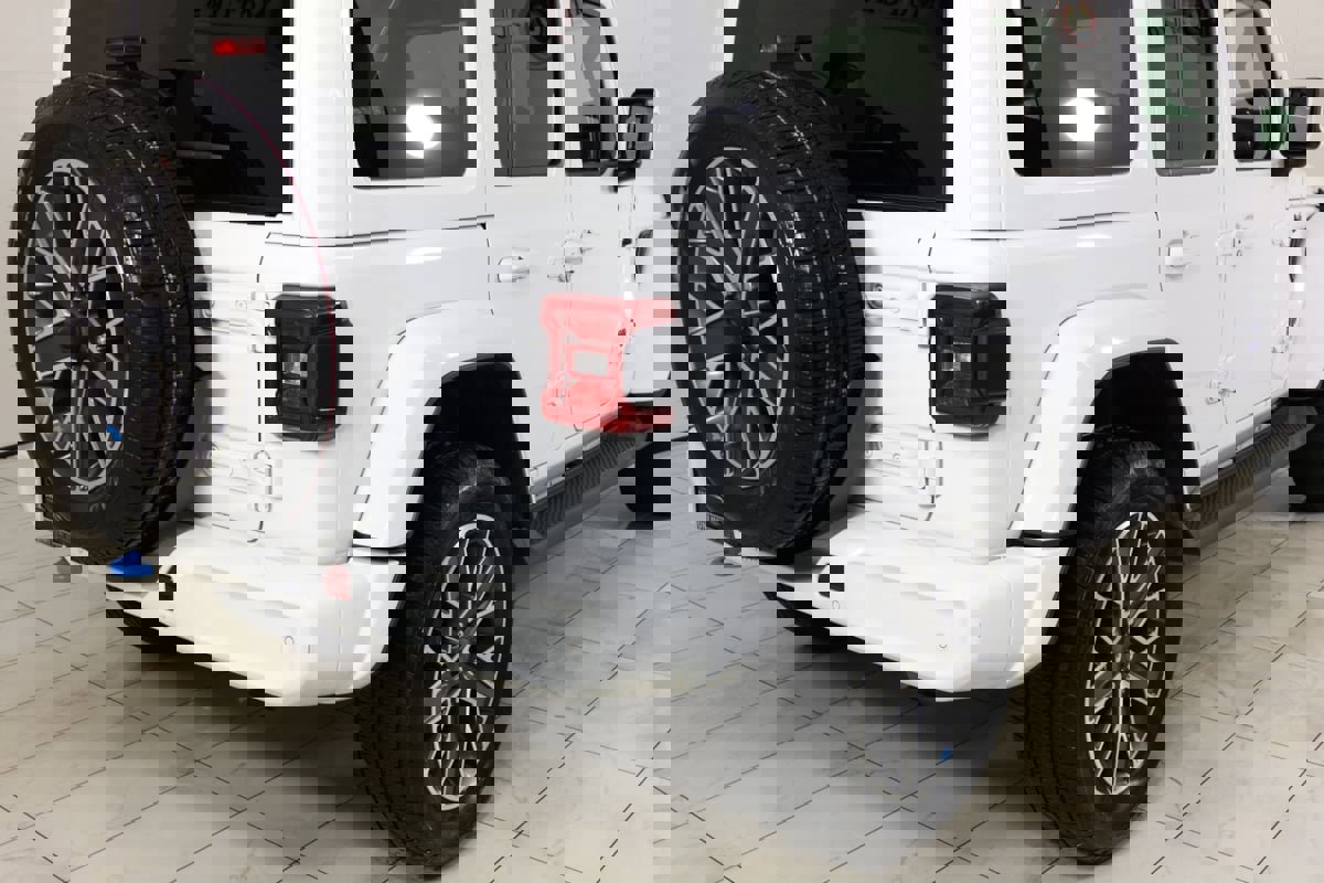 Used 2022 Jeep Wrangler Unlimited Sahara image 41