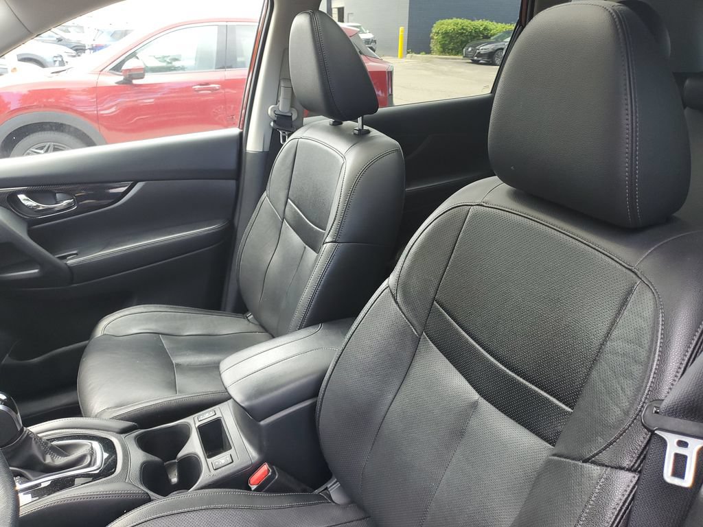 Used 2020 Nissan Rogue SL w/ Premium Package AWD/4WD image 12