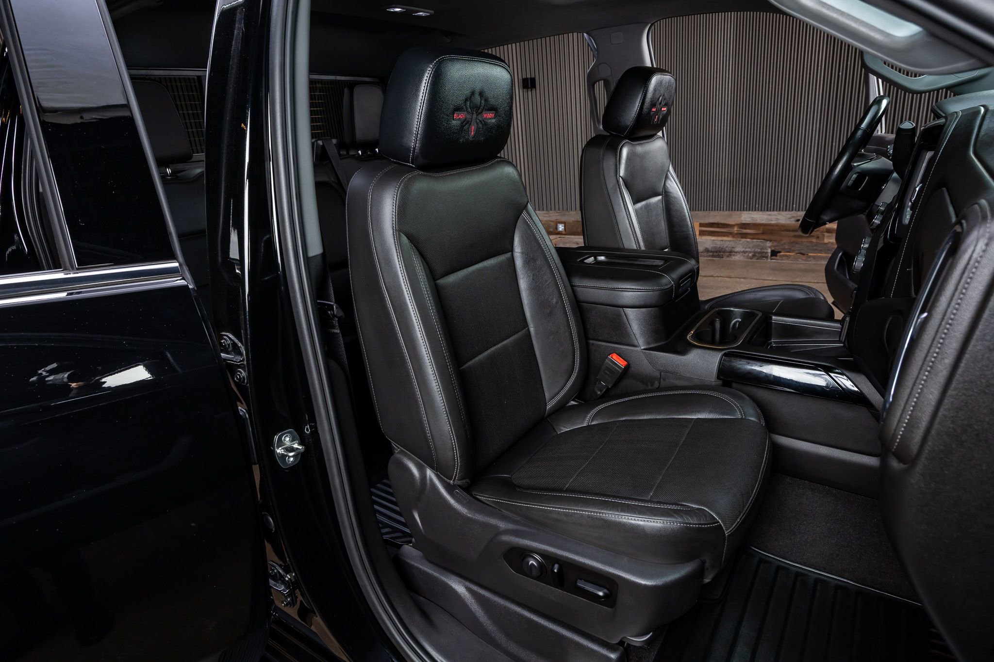 Used 2020 Chevrolet Silverado 2500 LTZ w/ LTZ Premium Package image 27