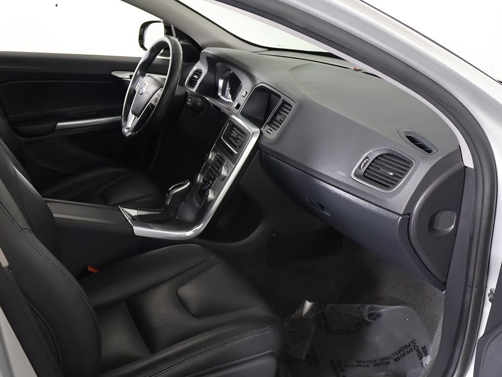 Used 2018 Volvo V60 T5 Cross Country w/ Convenience Package image 25
