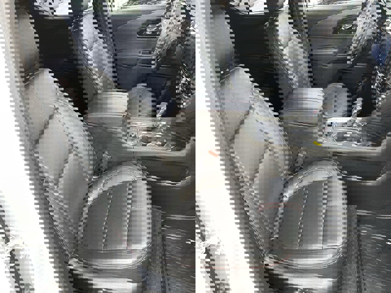 Used 2023 Chevrolet Traverse RS w/ LPO, Floor Liner Package image 28