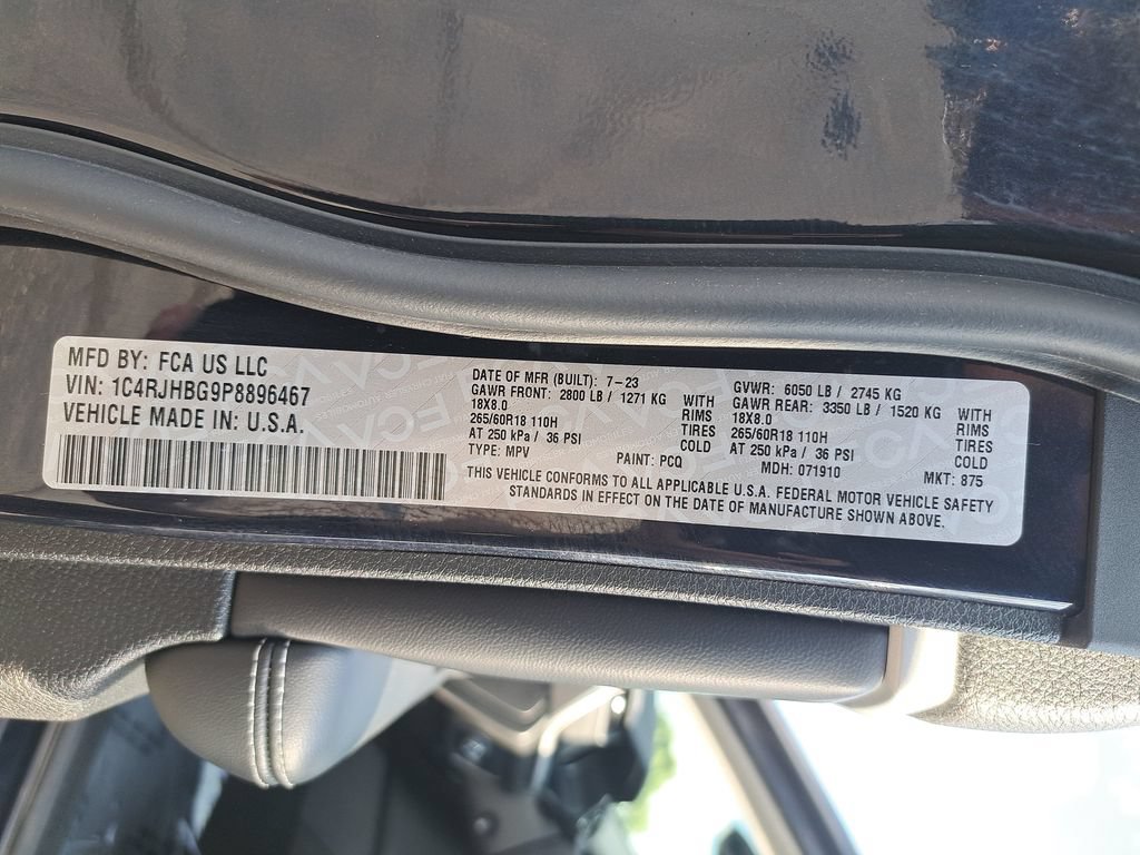 Certified 2023 Jeep Grand Cherokee Limited w/ Luxury Tech Group II AWD/4WD image 36