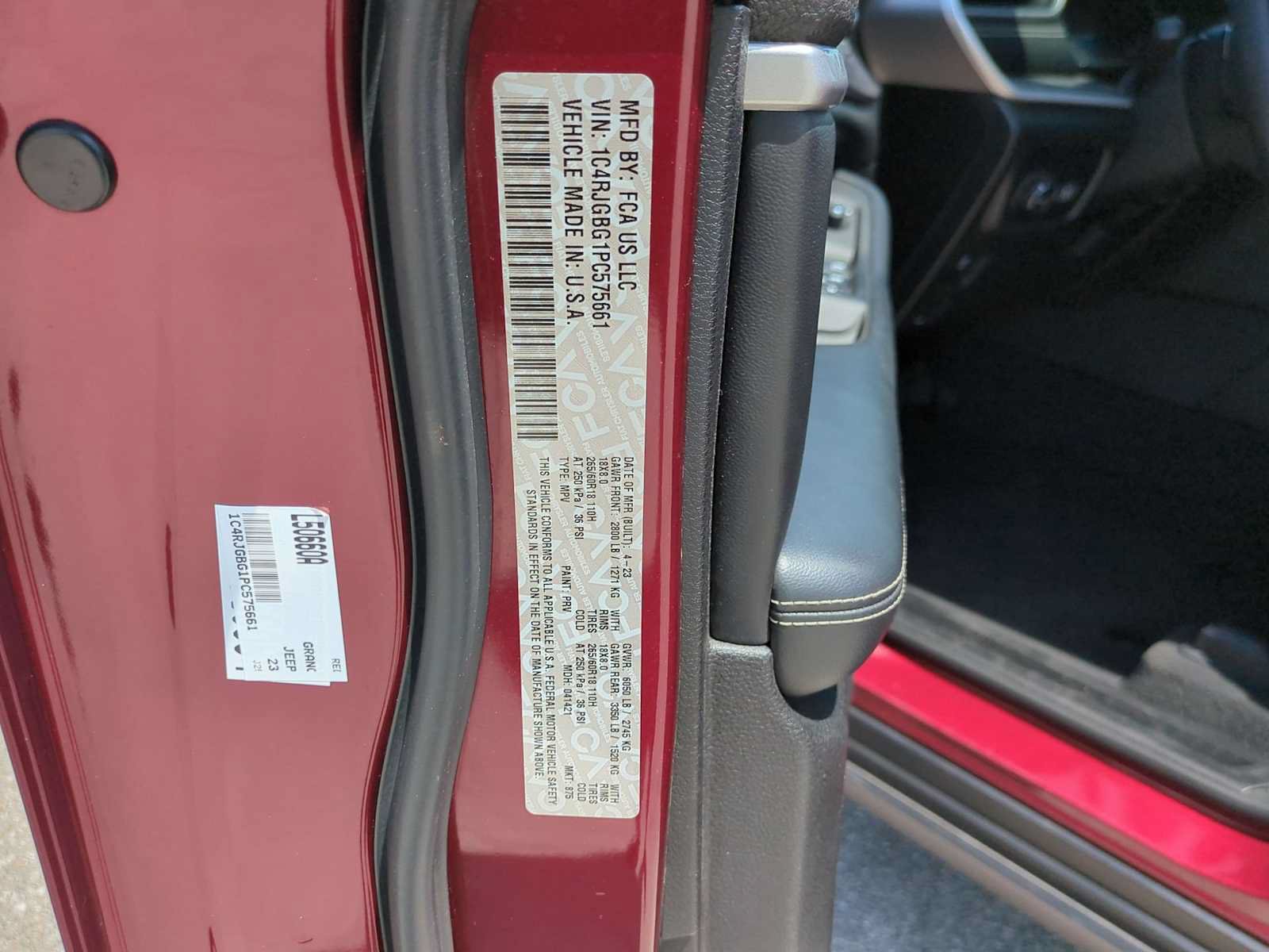 Used 2023 Jeep Grand Cherokee Limited RWD image 35