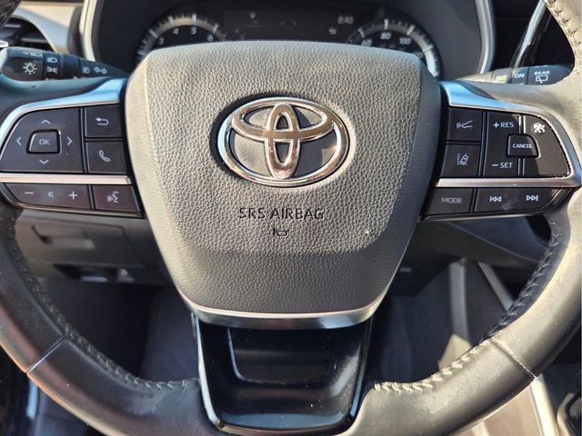 Used 2021 Toyota Highlander XLE AWD/4WD image 30
