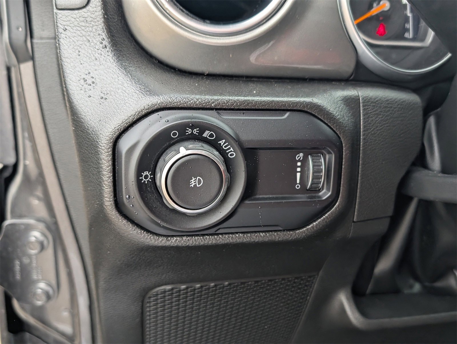 Used 2023 Jeep Wrangler Sahara w/ Cold Weather Group image 14