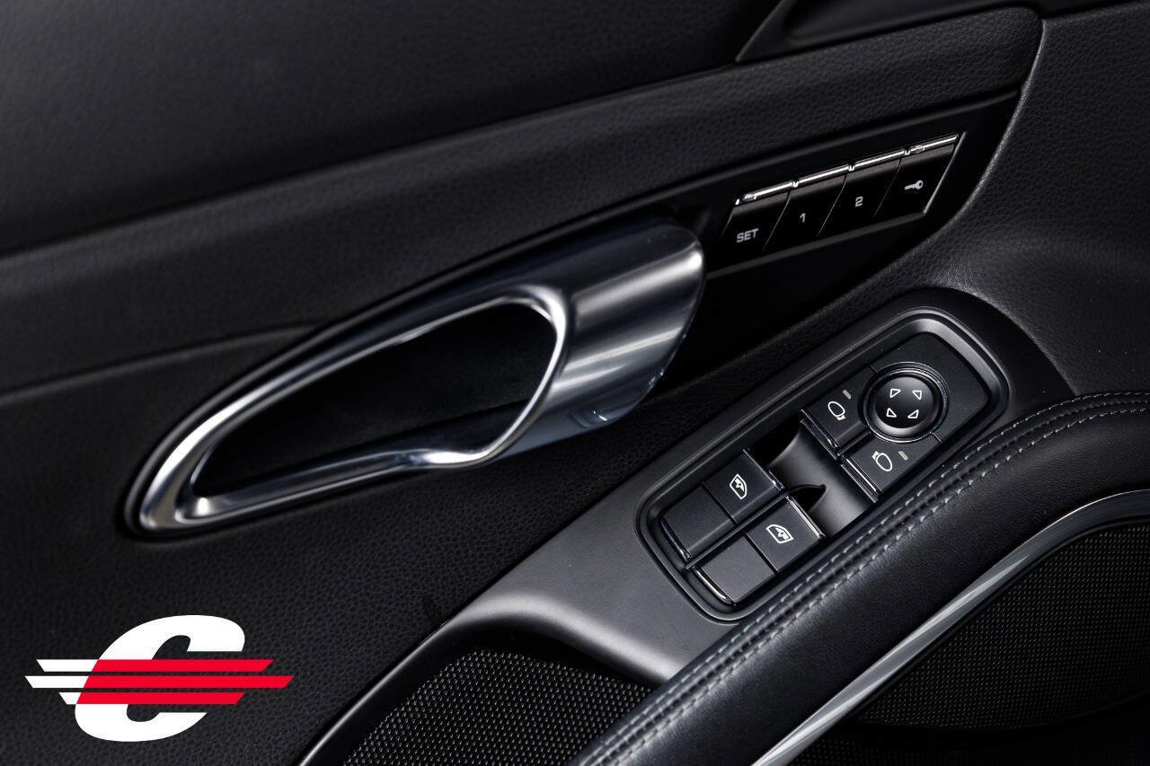 Used 2018 Porsche 911 Carrera image 15