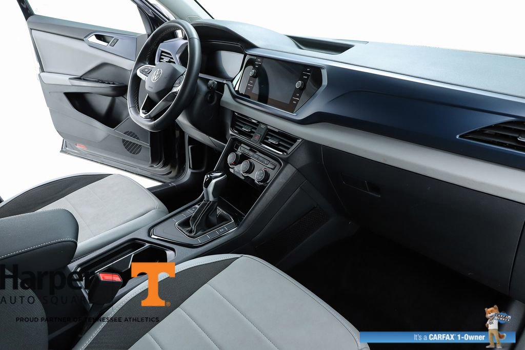 Used 2023 Volkswagen Taos SE w/ Panoramic Sunroof Package image 31