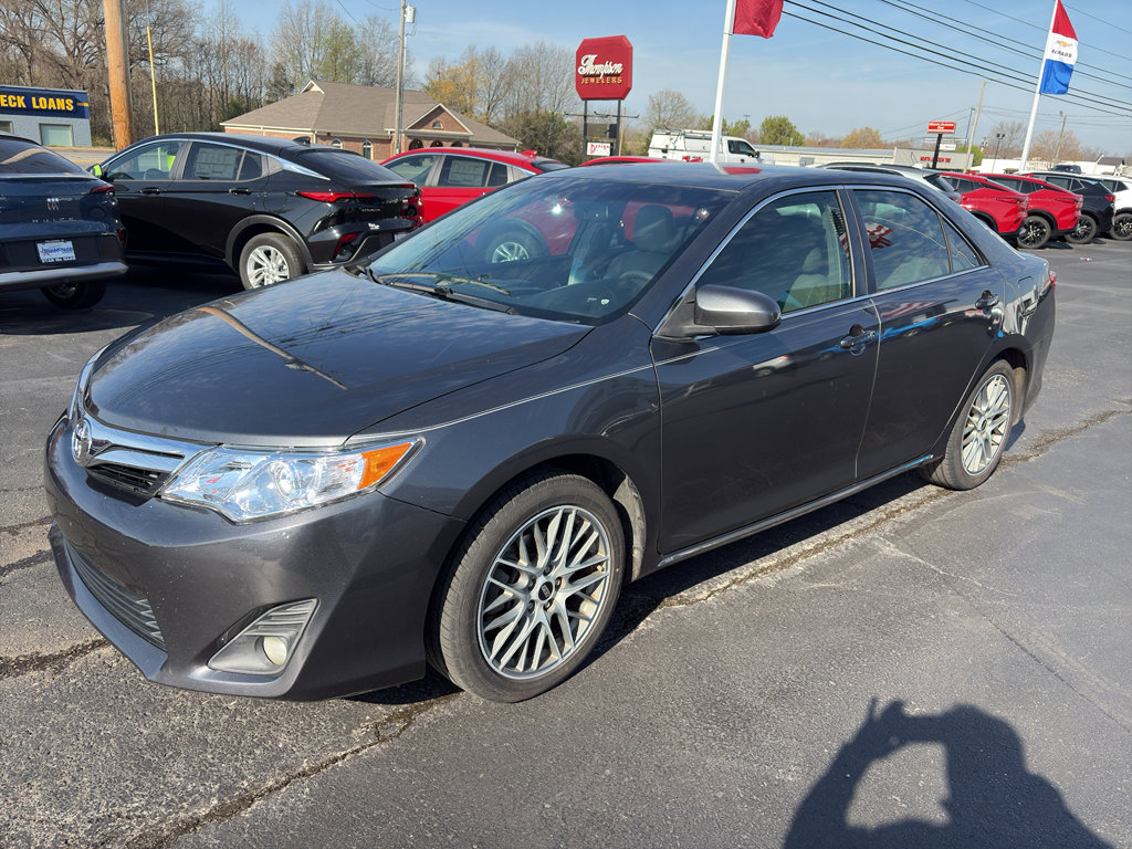 Used 2012 Toyota Camry LE image 1