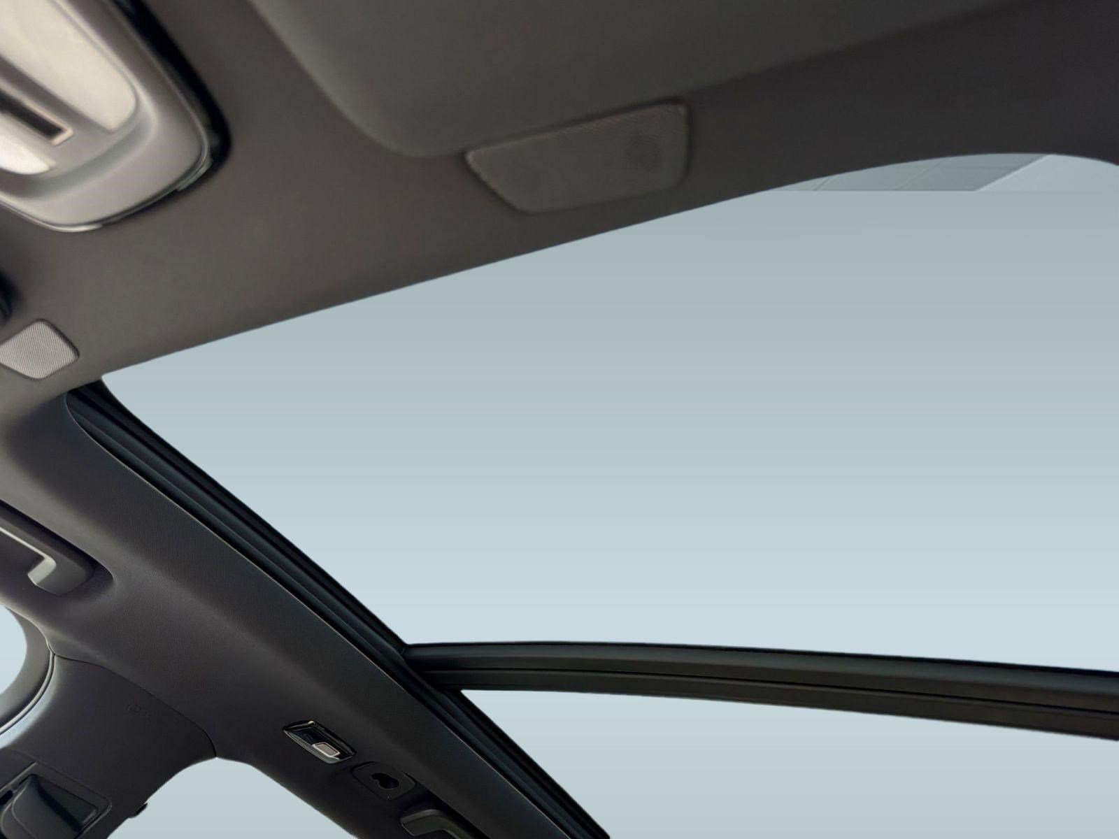 New 2026 Volvo XC90 B6 Plus w/ Protection Package image 15