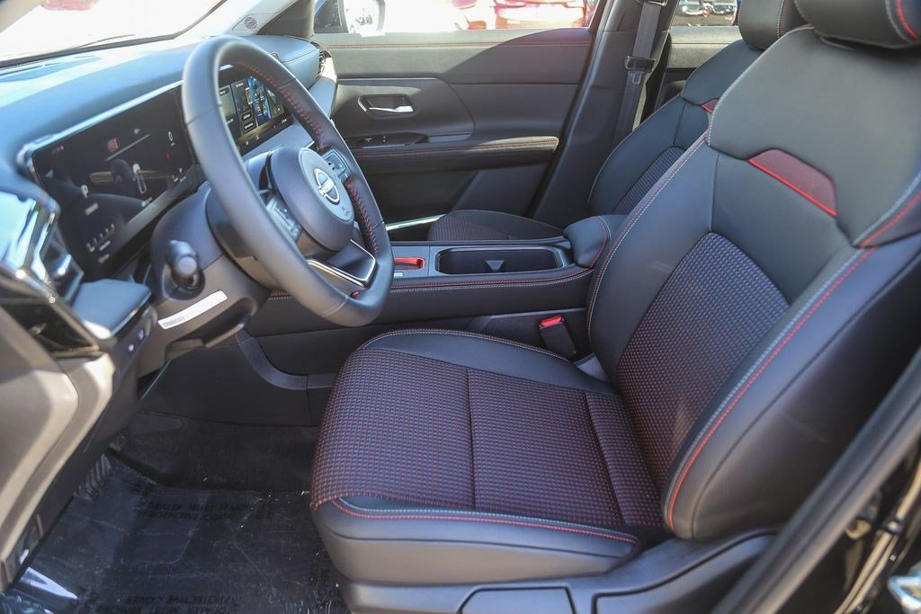 New 2026 Nissan Kicks SR FWD image 32