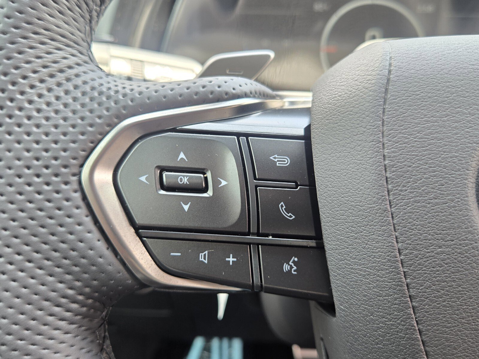 New 2026 Lexus TX 500h AWD image 29