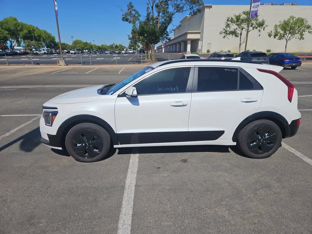 Used 2023 Kia Niro Wind FWD image 5